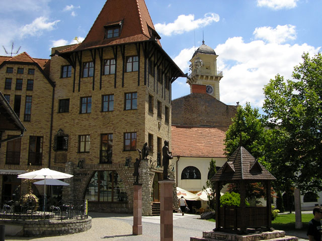 83 Komárno, nádvorie Európy, 06.07.11